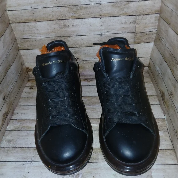 Alexander McQueen Black Leather Low-Top Lace-Up Sneakers - Picture 2 of 5